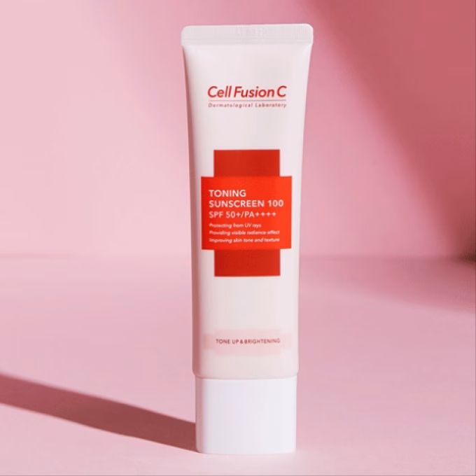 Cell Fusion C Toning Sunscreen SPF50+/PA++++: Khả năng kiềm dầu vượt trội, giữ cho da khô thoáng, đặc biệt lý tưởng cho những bạn có làn da dầu hoặc hỗn hợp. Giá tham khảo: 249.000 đồng.