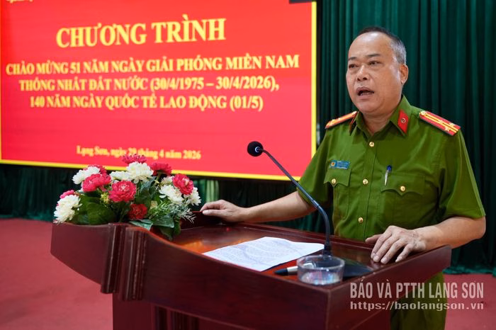 Lãnh đạo Phòng Cảnh sát điều tra tội phạm về ma túy, Công an tỉnh chia sẻ và động viên học viên