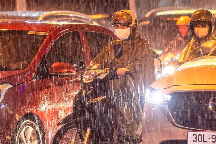 Dự báo thời tiết 5/5: Từ Bắc vào Nam đón nắng, chiều tối có thể mưa dông vài nơi
